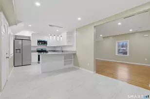 26 Crescent Dr, Danbury, CT 06810 - Photo 2