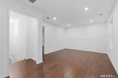 26 Crescent Drive, Danbury, CT 06810 - Photo 10