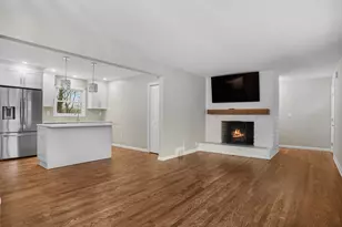 36 Craig Ln, Trumbull, CT 06611 - Photo 2