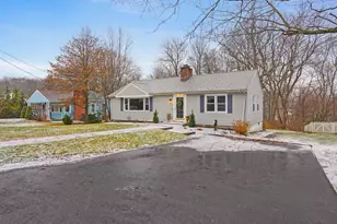 36 Craig Ln, Trumbull, CT 06611 - Photo 24