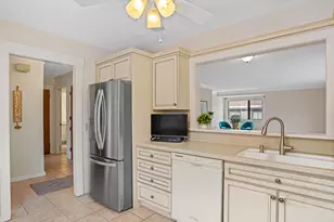 638 Onondaga Ln, Stratford, CT 06614 - Photo 10