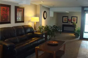 887 Farmington Ave, West Hartford, CT 06119 - Photo 18