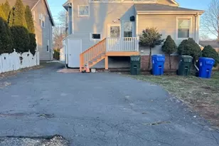 107 Ashland Ave, Newington, CT 06111 - Photo 2