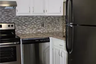 51 Schuyler Ave, Stamford, CT 06902 - Photo 6