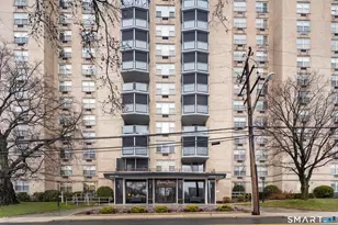 1 Strawberry Hill Ct, Stamford, CT 06902 - Photo 2