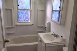 9 Westphal St, West Hartford, CT 06110 - Photo 8