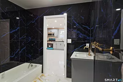 40 Elizabeth Street #2, Waterbury, CT 06704 - Photo 4