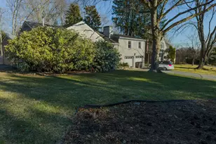 124 Wyndover Ln, Stamford, CT 06902 - Photo 1