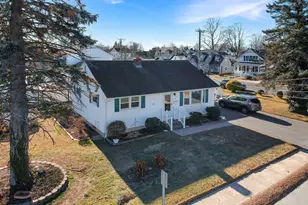 61 Smith St, East Lyme, CT 06357 - Photo 10