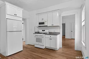 373 Wood Ave, Bridgeport, CT 06605 - Photo 10