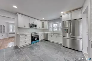 51 Pembroke St, Hartford, CT 06112 - Photo 4