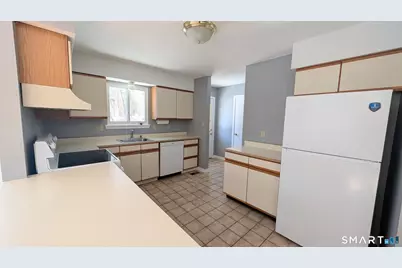 69 Northwest Drive #APT 45, Plainville, CT 06062 - Photo 2