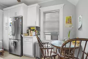 28 Dolsen Pl, Stamford, CT 06901 - Photo 18