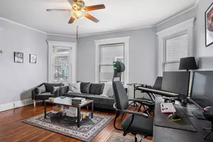 28 Dolsen Pl, Stamford, CT 06901 - Photo 6