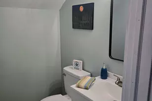 242 Elm St, Enfield, CT 06082 - Photo 16