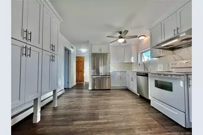 826 Oldfield Road #2nd Fl+3rd Fl, Fairfield, CT 06824 - Photo 2