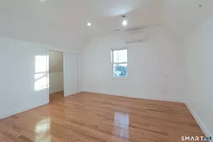 40 Elizabeth St, Waterbury, CT 06704 - Photo 2