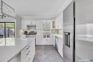 32 Autumn Ridge Rd, Milford, CT 06461 - Photo 8