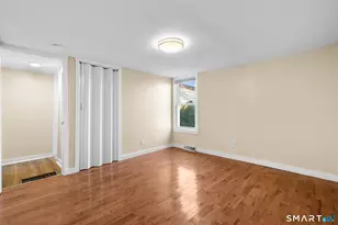 7 Ipswich St, West Haven, CT 06516 - Photo 14