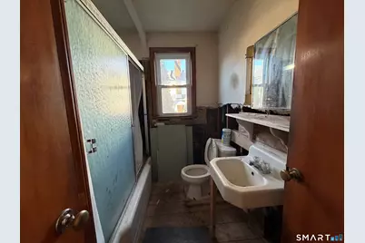 85 Ledyard Street, New London, CT 06320 - Photo 8