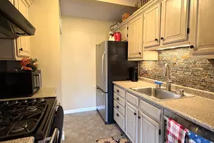 30 Julia Ct, East Windsor, CT 06016 - Photo 6