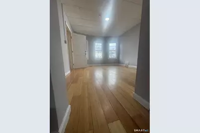 52 Ives Court, Bridgeport, CT 06606 - Photo 2