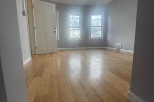 52 Ives Ct, Bridgeport, CT 06606 - Photo 2