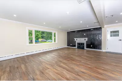 8 Bonnie Lane, Waterbury, CT 06705 - Photo 6