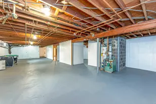 8 Bonnie Ln, Waterbury, CT 06705 - Photo 28