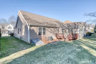 18 Compass Ct, East Lyme, CT 06357 - Photo 34