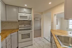 15 Waterview Cir, East Hampton, CT 06424 - Photo 8