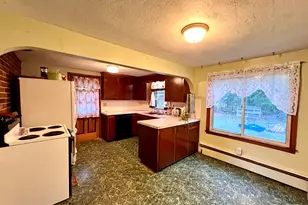 11 Woodland Dr, Windham, CT 06280 - Photo 2