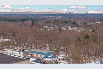 79 West Dudley Town Road, Bloomfield, CT 06002 - Photo 4