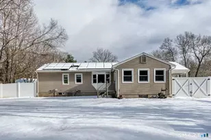 38 Winding Ln, Enfield, CT 06082 - Photo 2