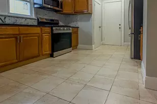 216 Cornwall St, Hartford, CT 06112 - Photo 8