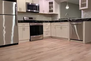 975 Meriden Rd, Waterbury, CT 06705 - Photo 6