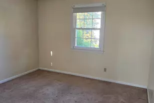 27 College St, Clinton, CT 06413 - Photo 4