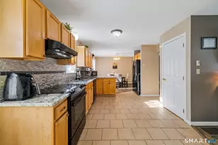 68 Woodcrest Dr, Waterbury, CT 06708 - Photo 6