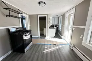 40 Oak St, Windsor Locks, CT 06096 - Photo 4