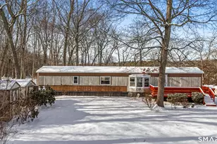 28 Nashua St, Norwich, CT 06360 - Photo 2