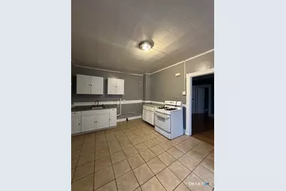 27 Bond Street, Hartford, CT 06114 - Photo 8