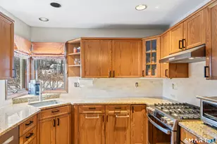 229 Middle River Rd, Danbury, CT 06811 - Photo 6