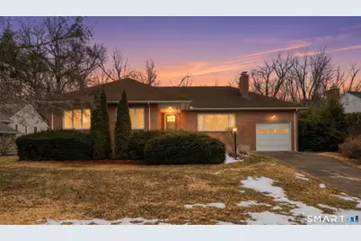 30 Ravenwood Road, West Hartford, CT 06107 - Photo 1