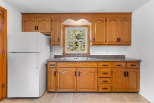 404 Elmwood Dr, Windsor Locks, CT 06096 - Photo 10