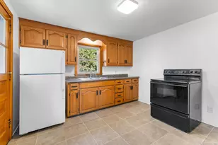 404 Elmwood Dr, Windsor Locks, CT 06096 - Photo 12