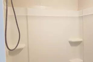 218 Wakefield Cir, East Hartford, CT 06118 - Photo 10