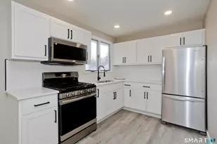 2 Pearl St Ext, Enfield, CT 06082 - Photo 16