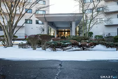 3200 Park Avenue #5F1, Bridgeport, CT 06604 - Photo 2