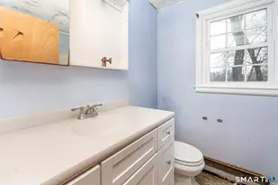 32 Forest Ct N, Hamden, CT 06518 - Photo 16