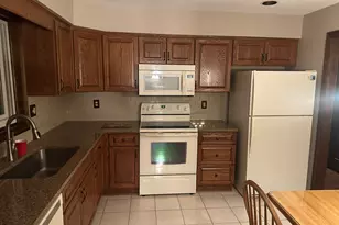 35 Worcester Ave, Waterbury, CT 06705 - Photo 6